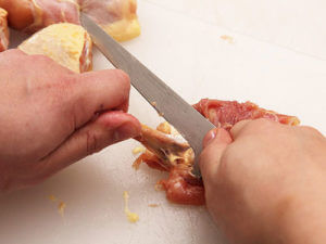 knife skills deboning chicken thigh